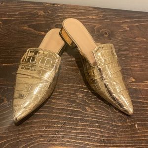 Cute low heels pointy toe - brand new no tags